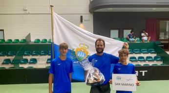 Giocatori di tennis di San Marino durante un evento sportivo.